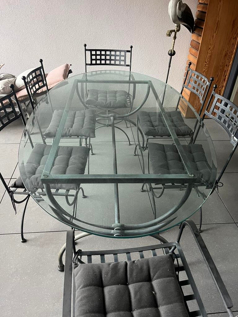 Table en fer, Enlèvement, Utilisé