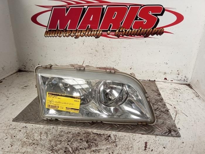 Phare droit d'un Volvo V40, Autos : Pièces & Accessoires, -, -, 3 mois de garantie, -
