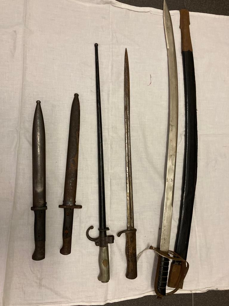 Oude sabels., Verzenden