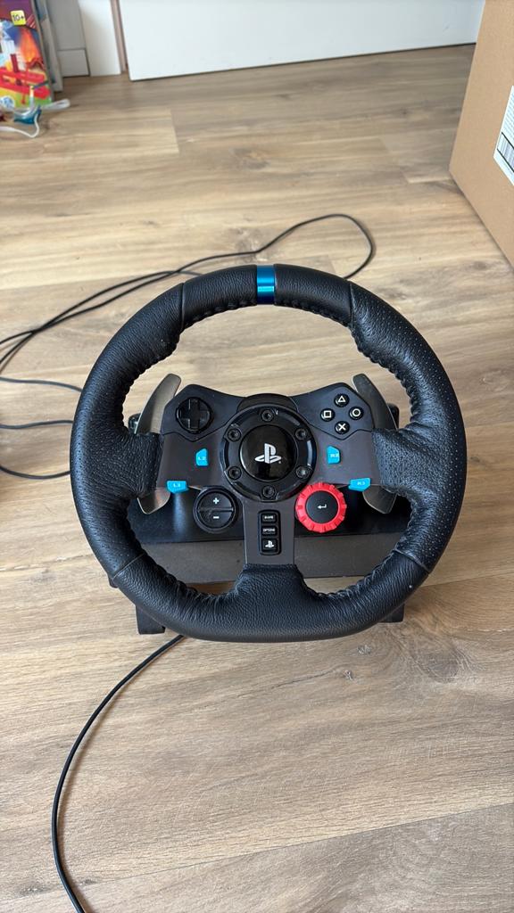 Logitech stuur en pedalen, Enlèvement ou Envoi, Comme neuf