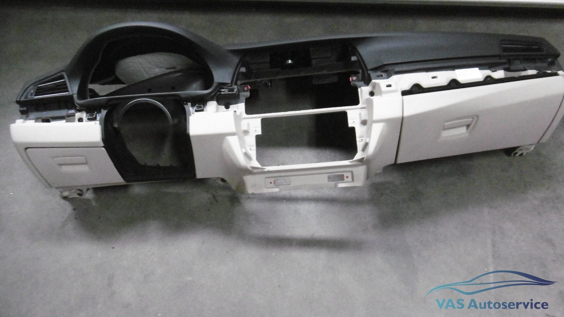 Dashboard BMW 5-serie F10-F11. zwart / oyster, Ophalen, Gebruikt, -, -