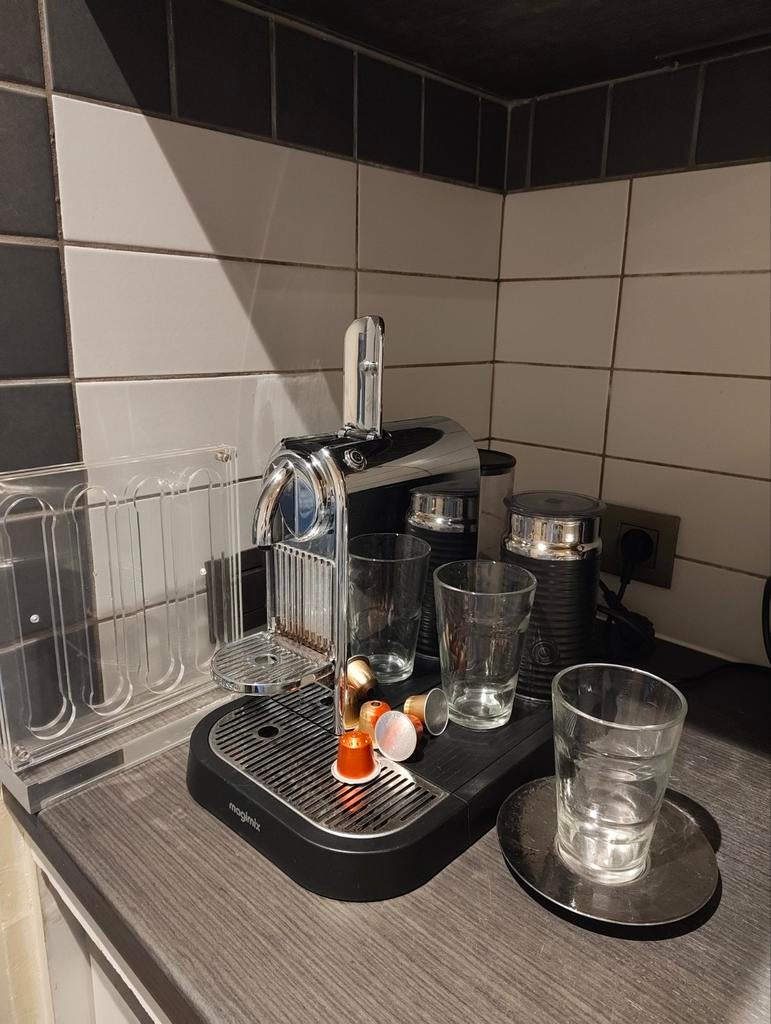 Nespresso Citiz & Milk Coffee Machine in Cream by Magimix, Elektronische apparatuur, Koffiezetapparaten, Ophalen of Verzenden