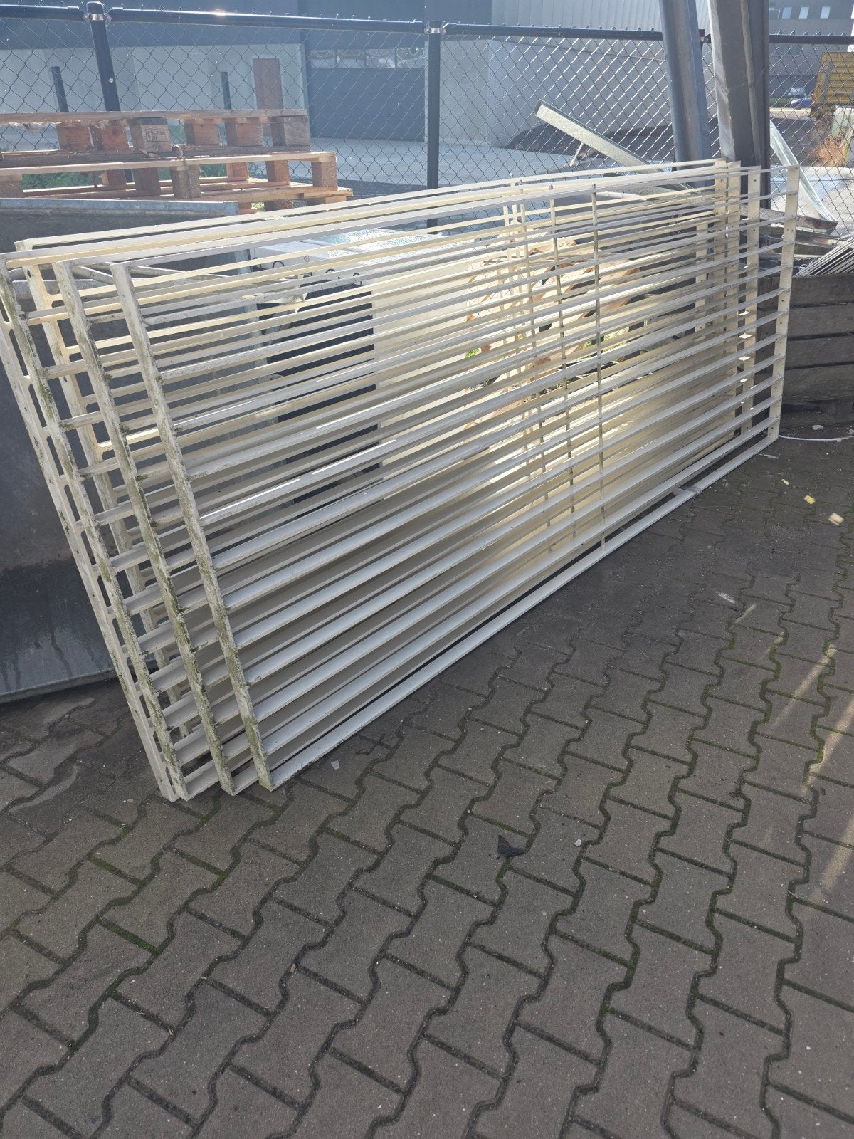 Aluminium traliewerk of hekken, Ophalen, Aluminium