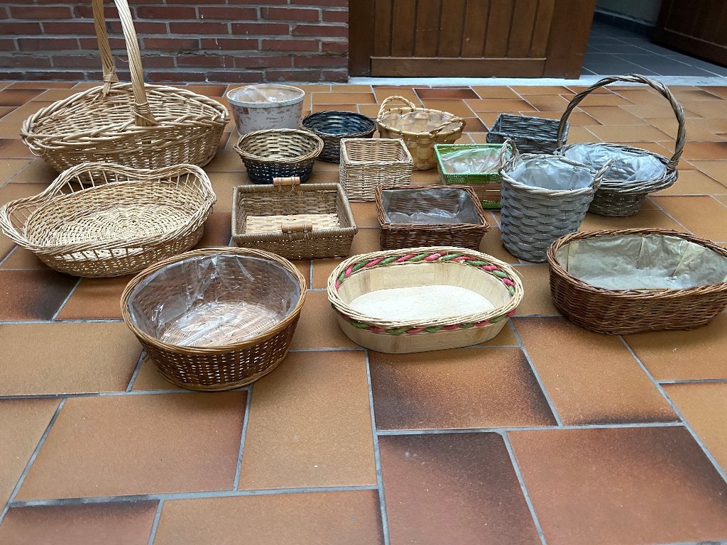Riëtte mandjes, Ophalen, Zo goed als nieuw, Riet, Mand