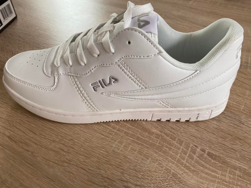 Nieuwe witte Fila damessneakers, Neuf, Sneakers et Baskets, Enlèvement, Blanc