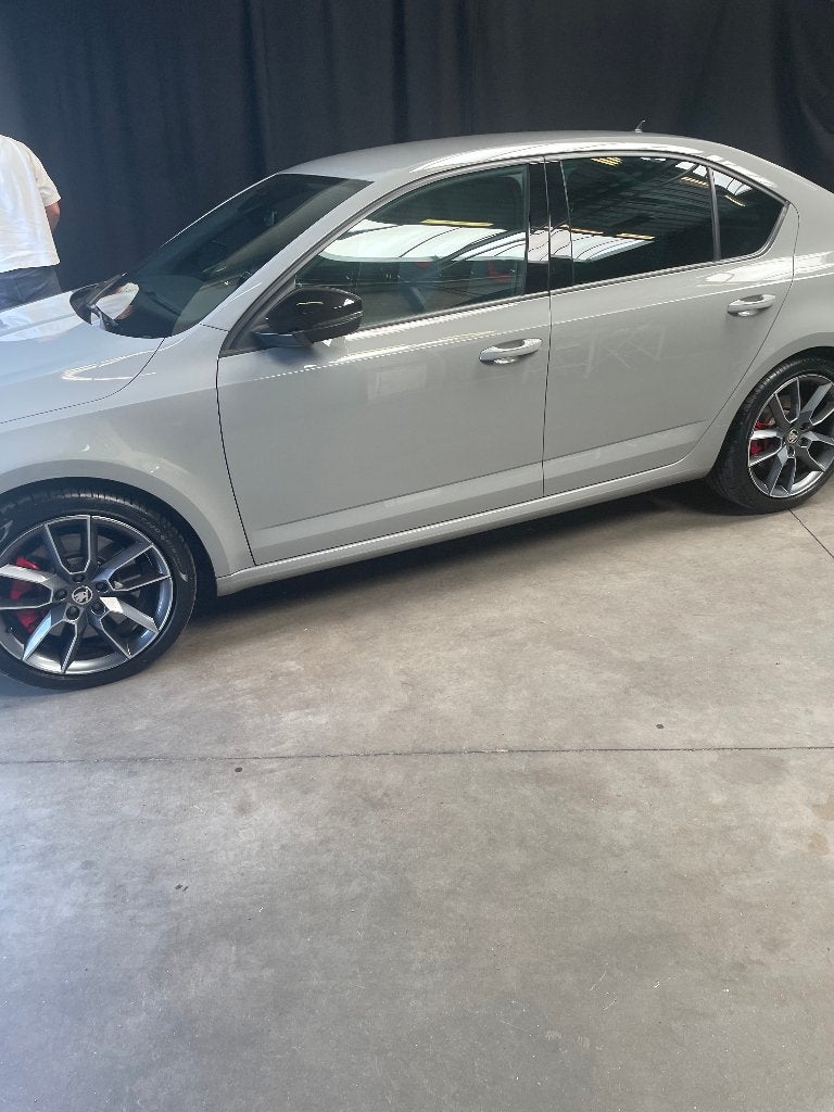 À VENDRE, Autos, Argent ou Gris, Euro 6, 700 kg, 5 portes