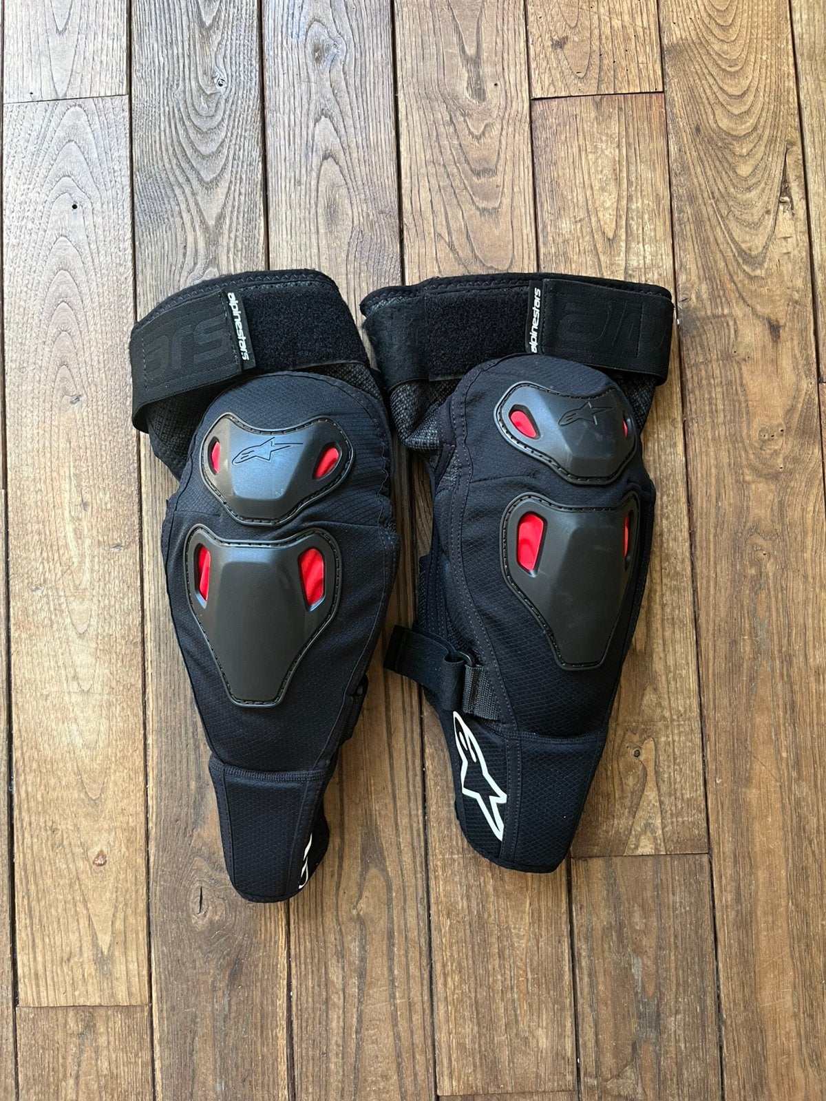 Alpinestars knee protector maat S/M, Ophalen, Nieuw zonder kaartje, Motorcrosskleding