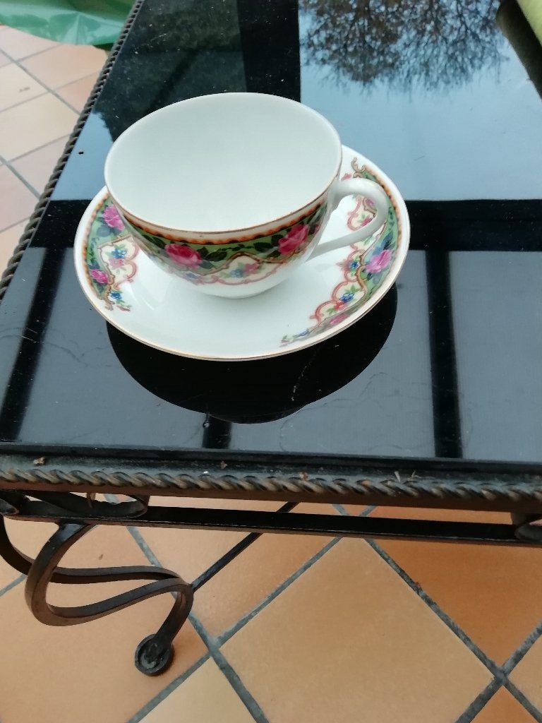 12 tasses + sous tasse neuve. Victoria china czchoslovakia., Enlèvement