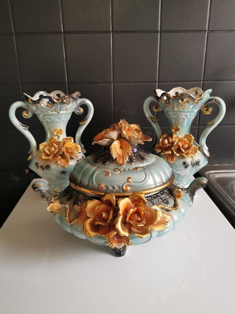 Schouwgarnituur. Capodimonte, Enlèvement ou Envoi