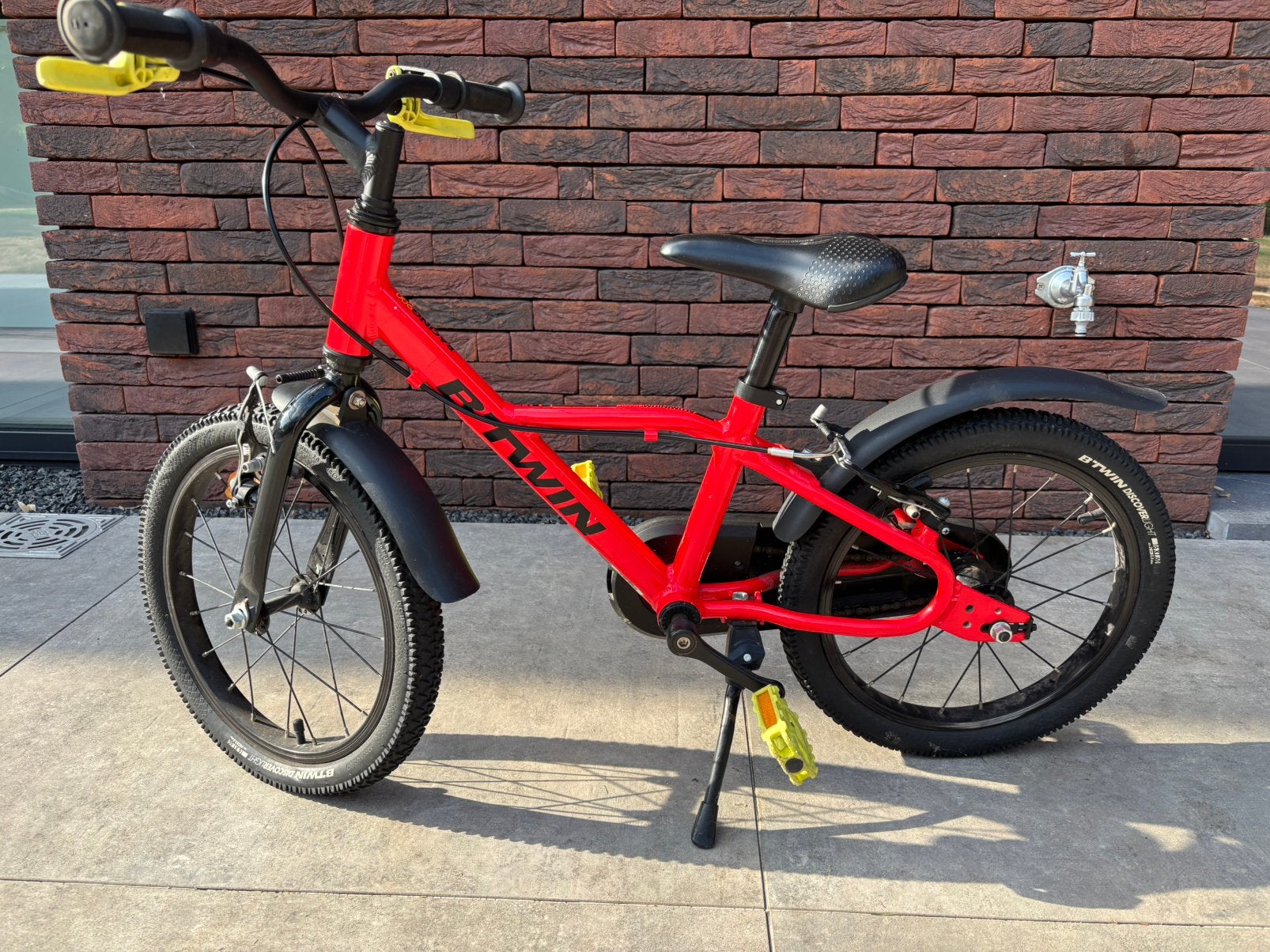 Fiets b-twin 16inch, Ophalen, Zo goed als nieuw, Velgrem, 16 tot 20 inch