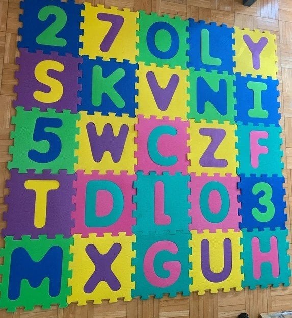Tapis de jeu 25 pièces, Enlèvement, Comme neuf