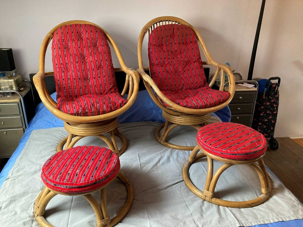 Set van 2 vintage rotan stoelen, poefjes en salontafeltje, Ophalen, Gebruikt, 75 tot 100 cm, 75 tot 100 cm