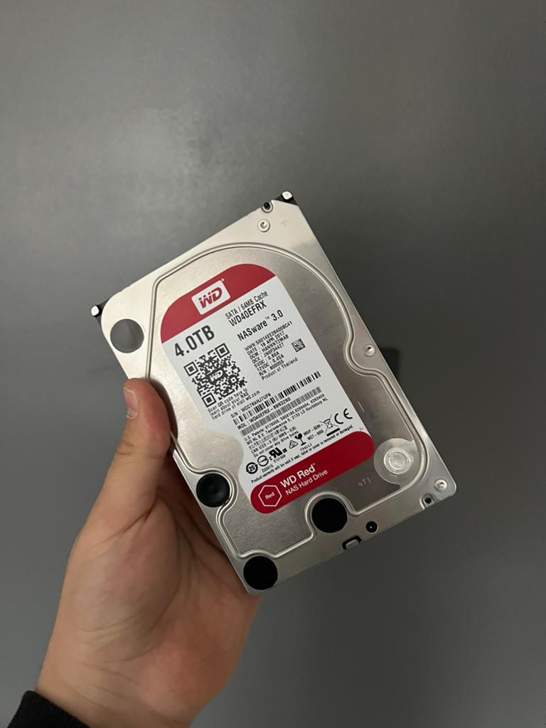 WD Red Pro 4TB NAS-harde schijf - Nieuwstaat (3 beschikbaar), Intern, Refurbished, Ophalen of Verzenden, Desktop