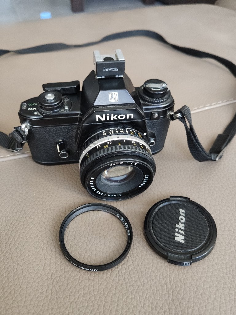 Nikon EM 35mm SLR + Objectif Nikon Lens Series E 50mm f/1.8, Enlèvement, Utilisé, Compact, Nikon