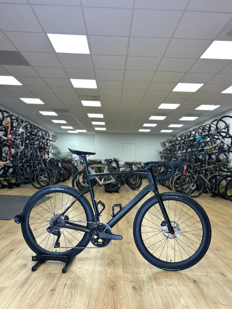 BMC Roadmachine 01 Di2 Carbon Racefiets, Sport en Fitness, Wielrennen, Zo goed als nieuw, Ophalen