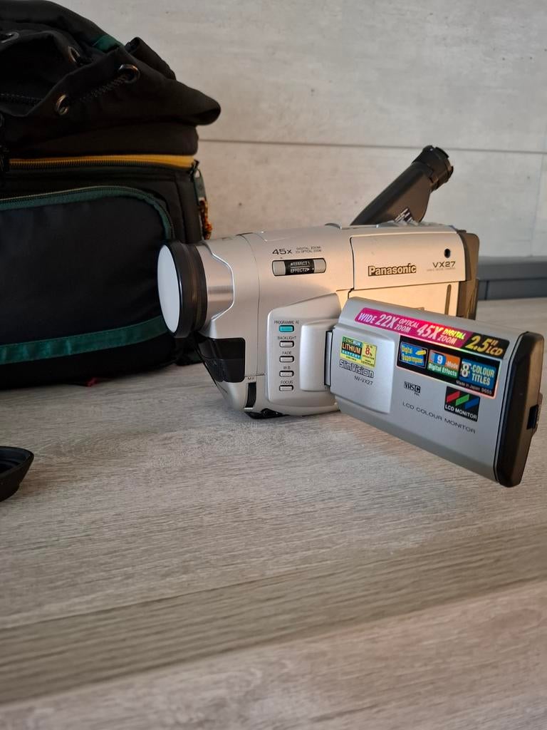 Vision intelligente VHS VX27 de Panasonic, TV, Hi-fi & Vidéo, Panasonic, Caméra, Comme neuf, 20x ou plus