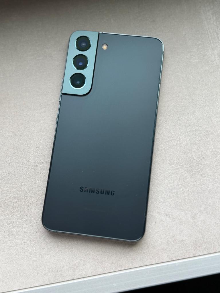 Samsung Galaxy S22 - perfecte staat, Telecommunicatie, Mobiele telefoons | Samsung, Ophalen, Overige kleuren, Touchscreen, Zo goed als nieuw