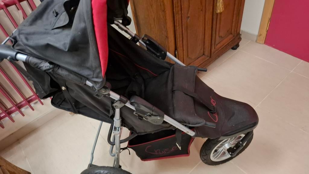 Poussette 3 roues, Enfants & Bébés, Enlèvement, Poussette