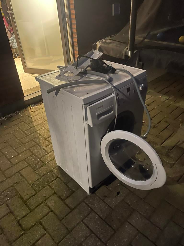 Wasmachine  bosh kapot gratis op te halen, Ophalen, Niet werkend, 1200 tot 1600 toeren