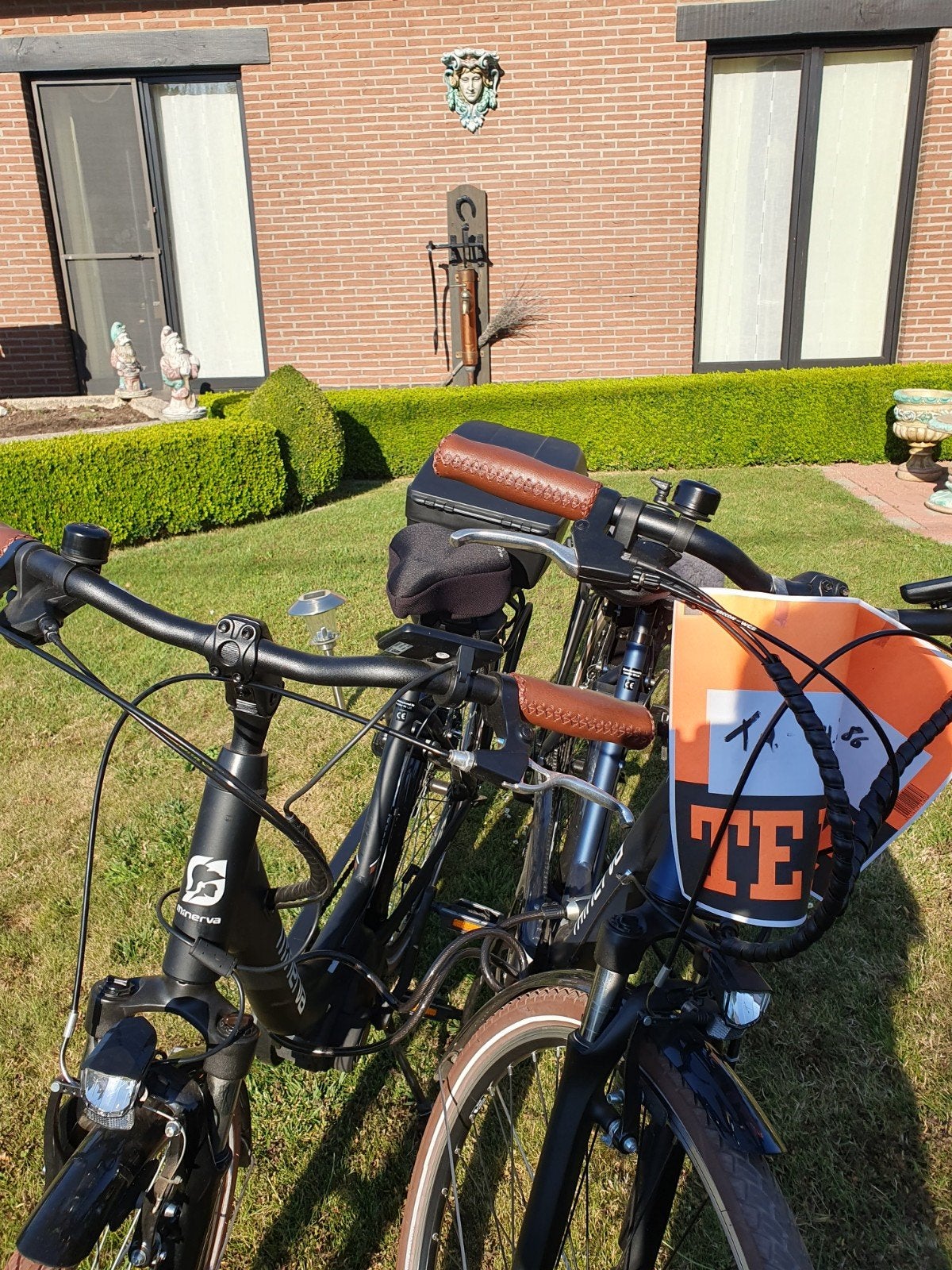 2 Minerva fietsen te koop, Ophalen, Zo goed als nieuw, Minerva