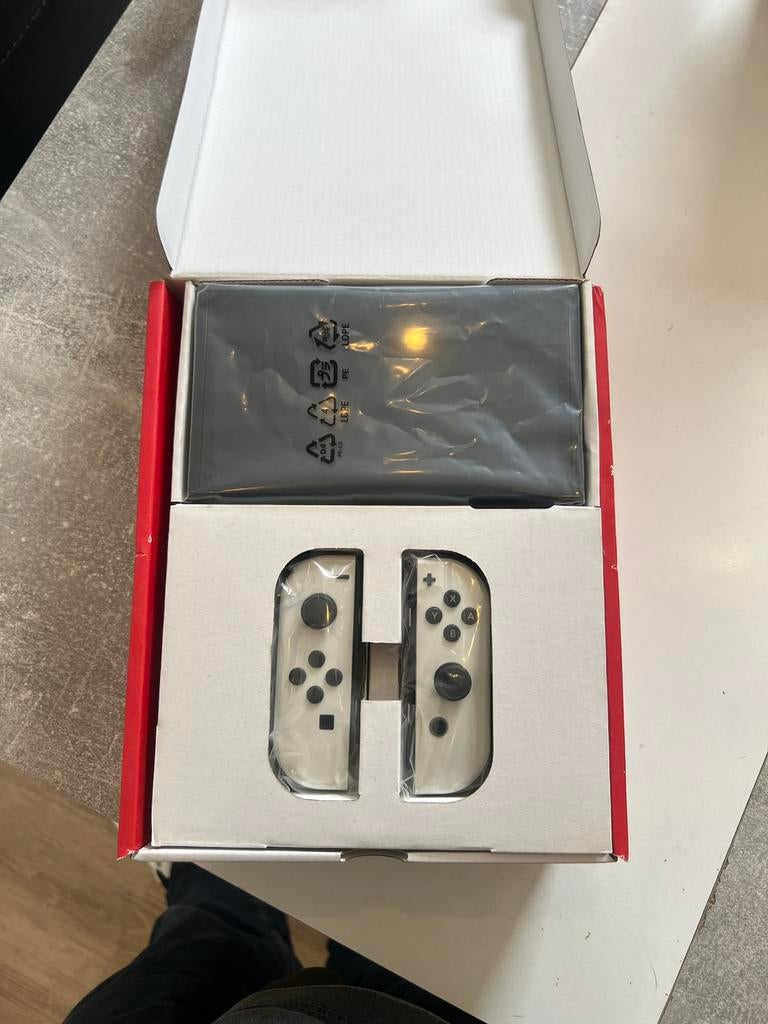 Nintendo switch oled, Games en Spelcomputers, Spelcomputers | Nintendo Switch, Zo goed als nieuw, Switch OLED, Ophalen