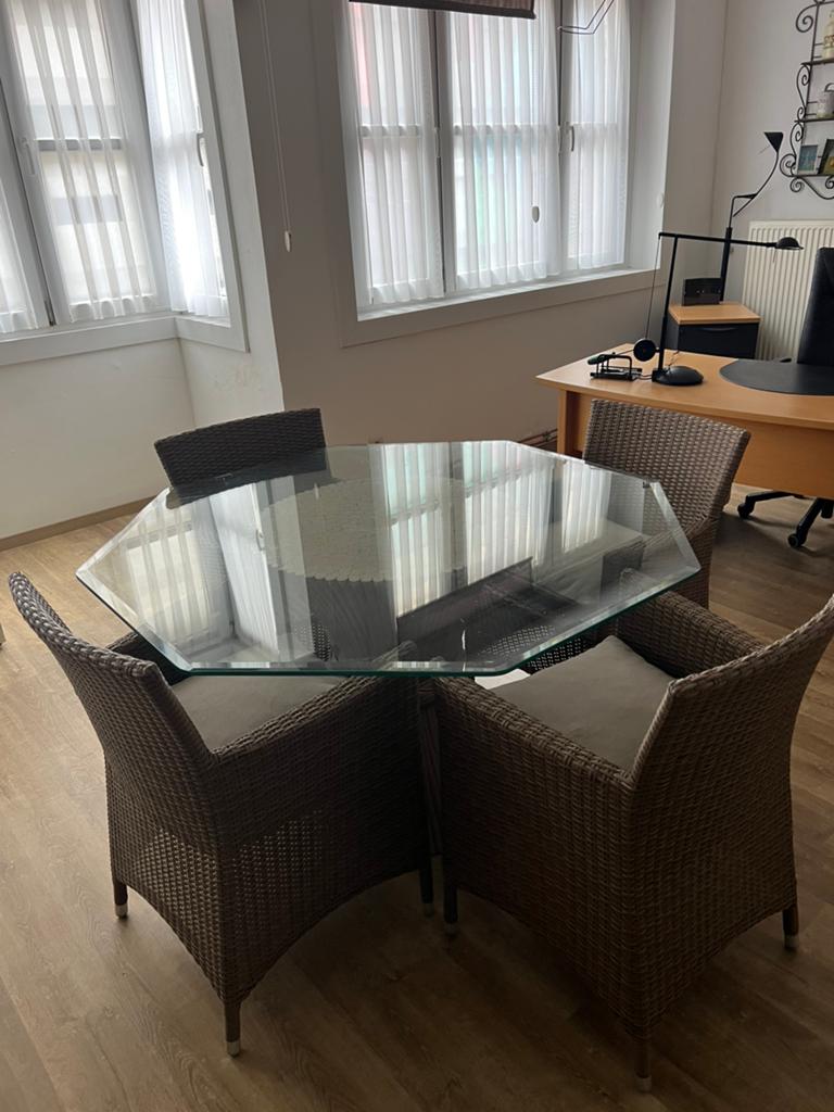 Glazen tafel met 4 stoelen, Ophalen, Zo goed als nieuw