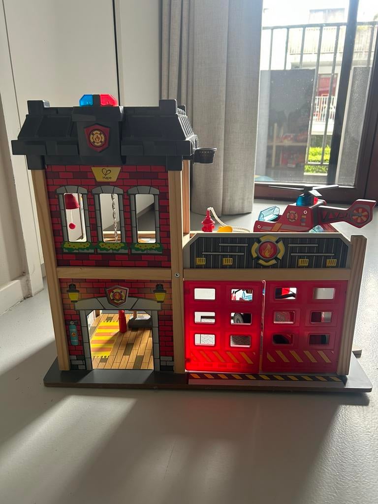 Hape brandweerkazerne, Ophalen, Zo goed als nieuw