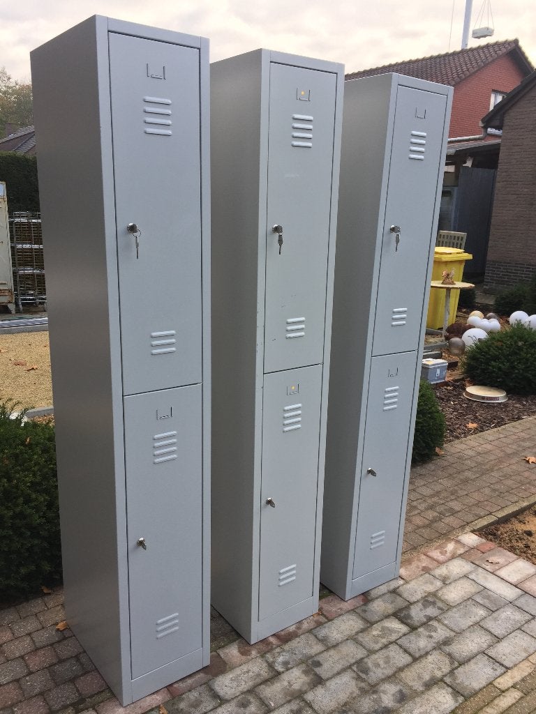 Degelijke 2 - deurs lockers / lockerkasten / opbergruimte, Huis en Inrichting, Kasten | Lockerkasten, Ophalen, Zo goed als nieuw