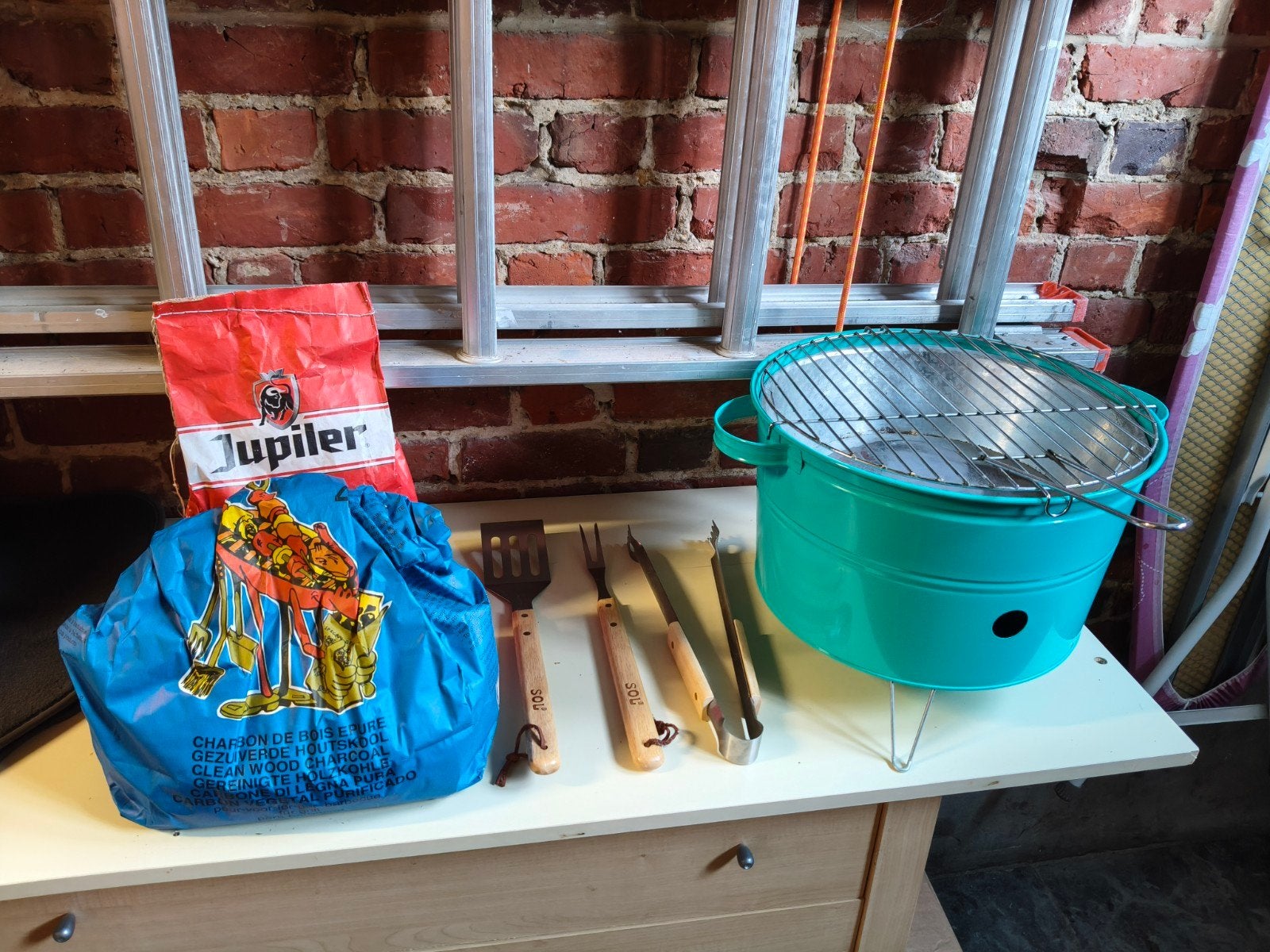 Tafelbarbecue, Ophalen, Zo goed als nieuw, Met accessoires
