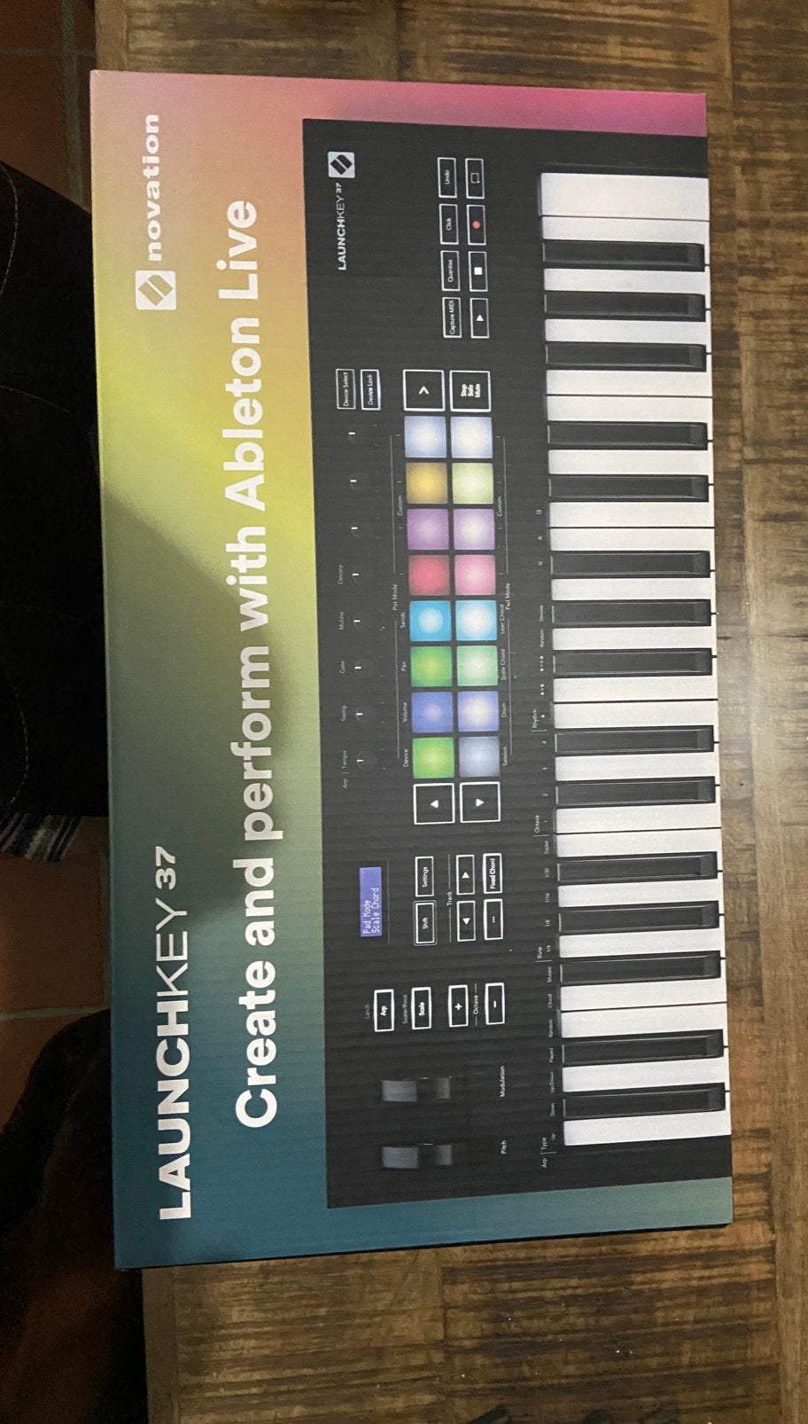 Novation launchkey 37, Muziek en Instrumenten, Midi-apparatuur, Ophalen, Zo goed als nieuw