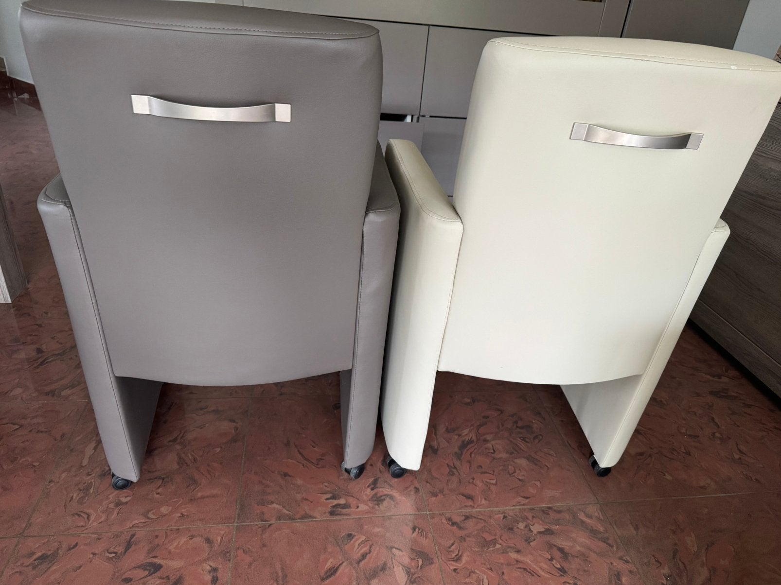 6 gebruikte eetkamerstoelen(4 taupe-2 beige), Gris, Synthétique, Enlèvement, Cinq, Six Chaises ou plus