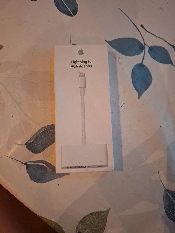 Officiële Apple Lightning-naar-VGA-adapter, Computers en Software, Pc- en Netwerkkabels, Ophalen of Verzenden, Zo goed als nieuw