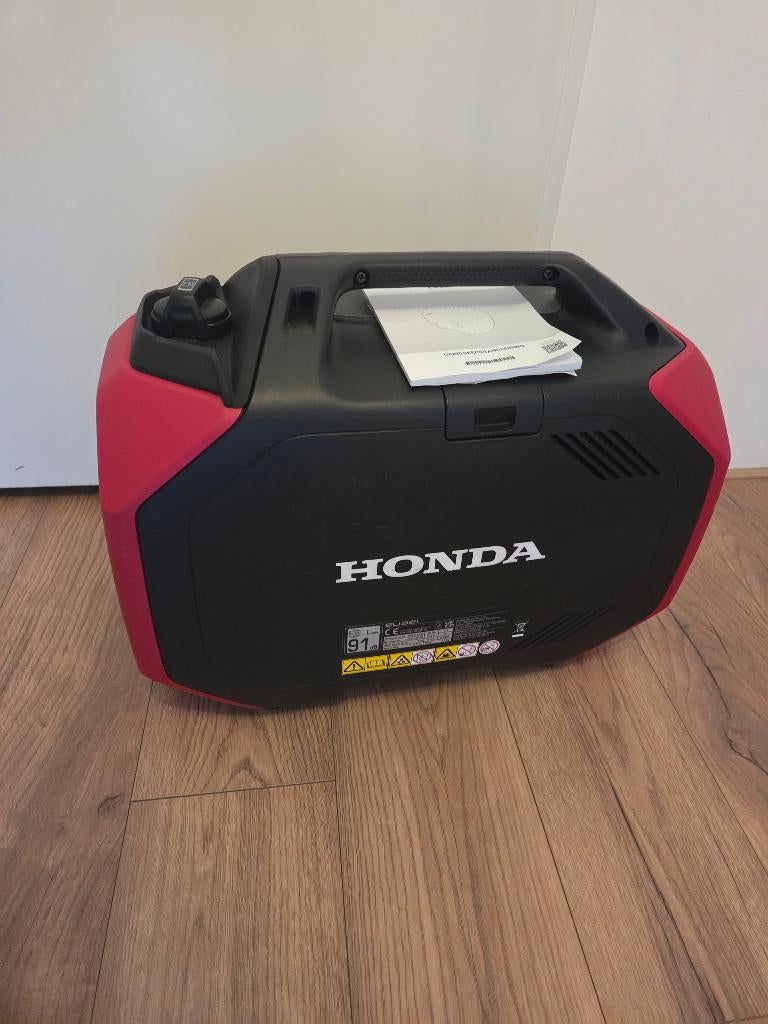 Honda EU32i stroomgroep aggregaat generator, Doe-het-zelf en Bouw, Aggregaten, Benzine, Ophalen of Verzenden, Zo goed als nieuw