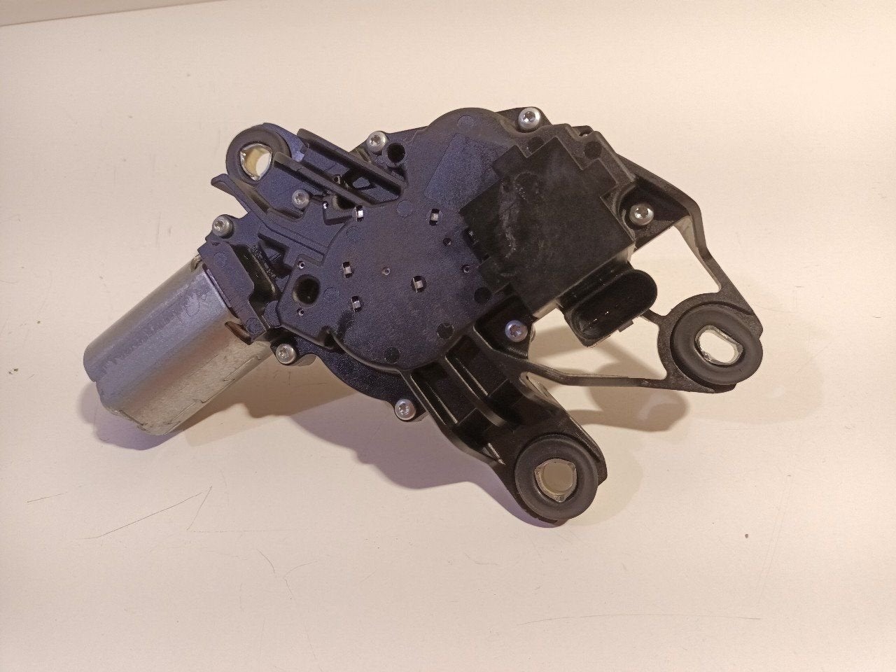 Ruitenwissermotor achter Volkswagen Polo, Auto-onderdelen, Onderdelen@venauto.nl, Van der Ven Autorecycling B.V., Gebruikt, Ettenseweg 76, 4706 PB Roosendaal, The Netherlands