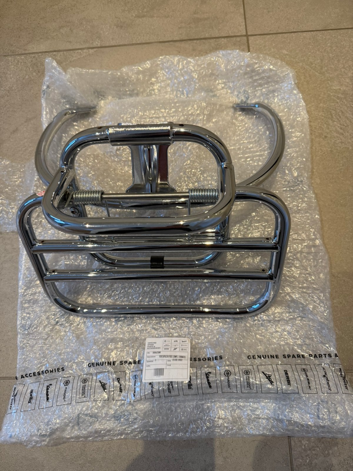 Vespa GTS achterdrager Chroom voor topkoffer, Motoren, Ophalen, Nieuw