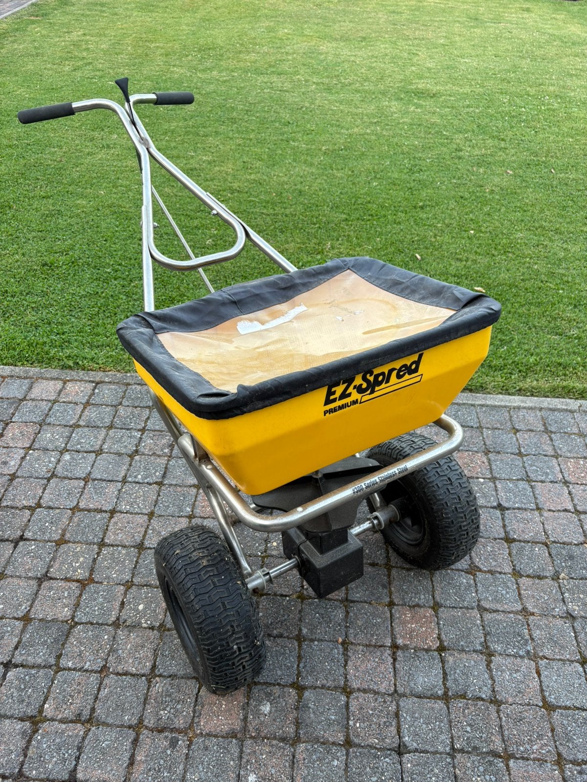 Kunstmes zoutstrooier duwmodel 45kg, Zakelijke goederen, Ophalen, Werkplaats, Gebouw of Erf