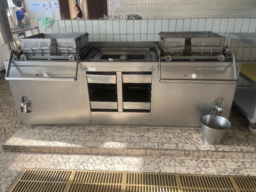 Proffesionele friteuse ARNOX, Enlèvement, Utilisé, Cuisinière, Friteuse et Grils