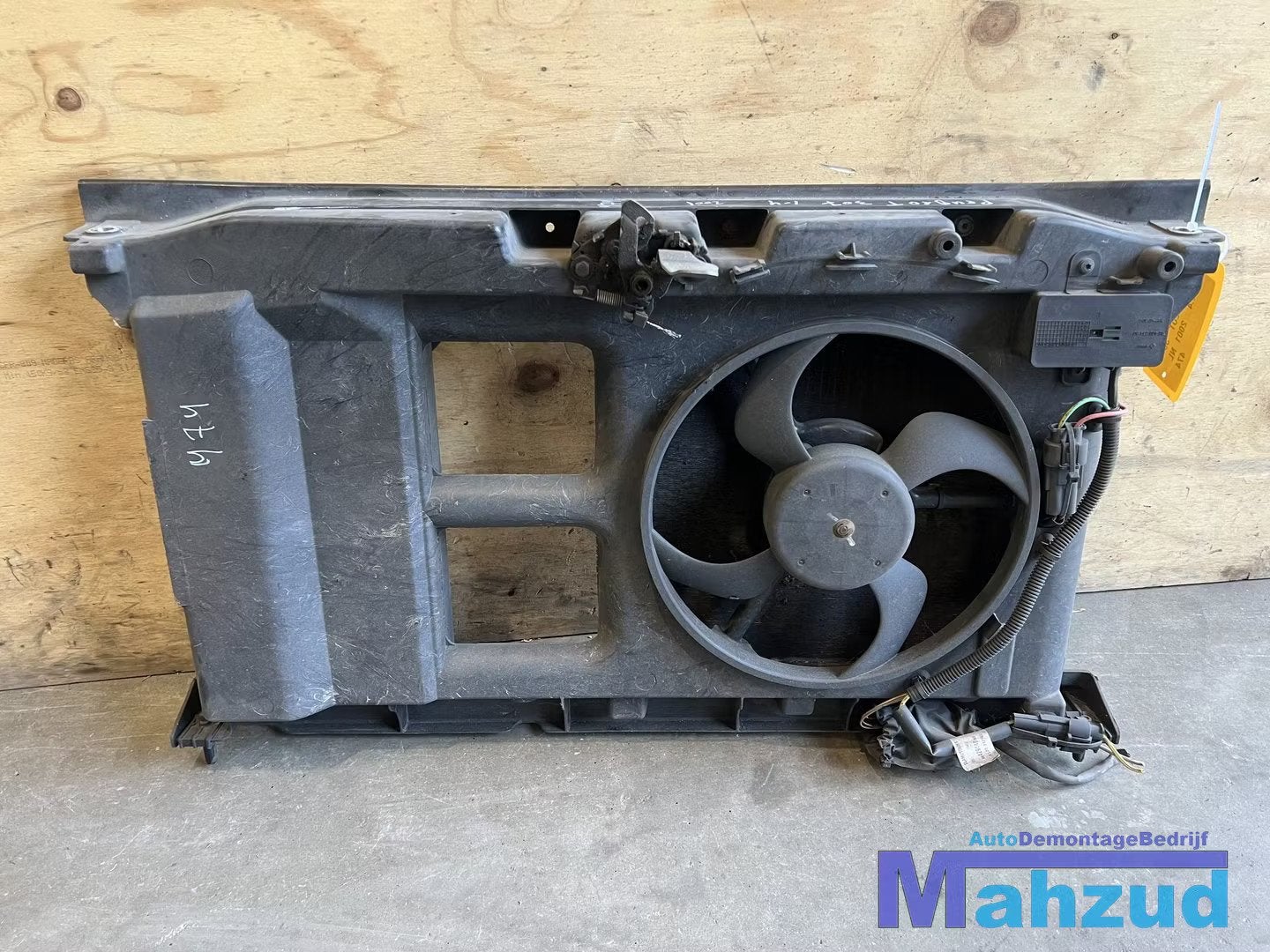 PEUGEOT 307 1.4 front radiateur koelvin 2001-2009, Taurusavenue 1
2132 LS  Hoofddorp, NL, Gebruikt, Contact.group@renault.com