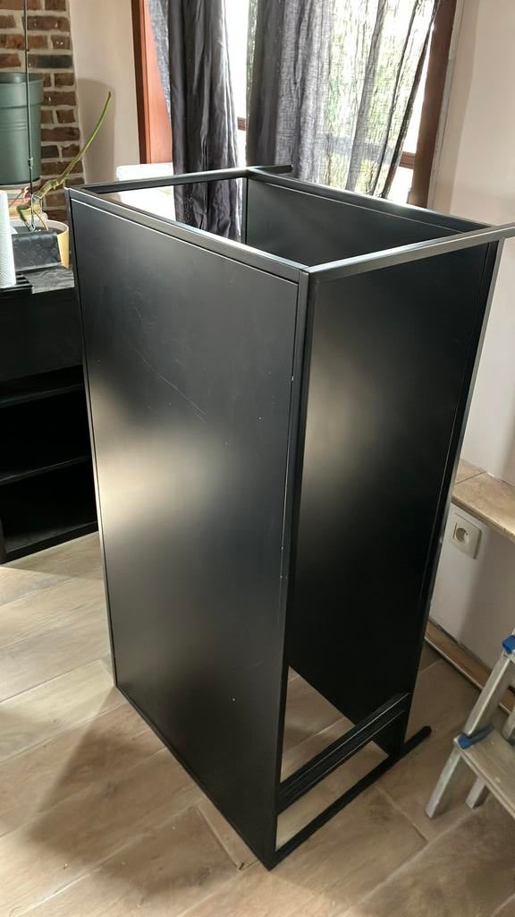 Zwarte salontafel, Huis en Inrichting, Woonaccessoires | Zuilen en Pilaren, Ophalen, Zo goed als nieuw