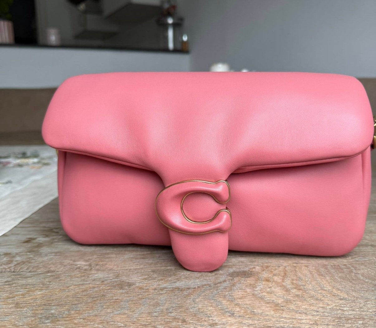 Coach Pillow Tabby bag, Bijoux, Sacs & Beauté, Trousses de toilette, Enlèvement ou Envoi, Comme neuf