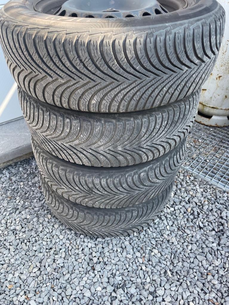 Winterbanden op velg Golf, Auto-onderdelen, Banden en Velgen, Ophalen, Gebruikt, 15 inch, Banden en Velgen