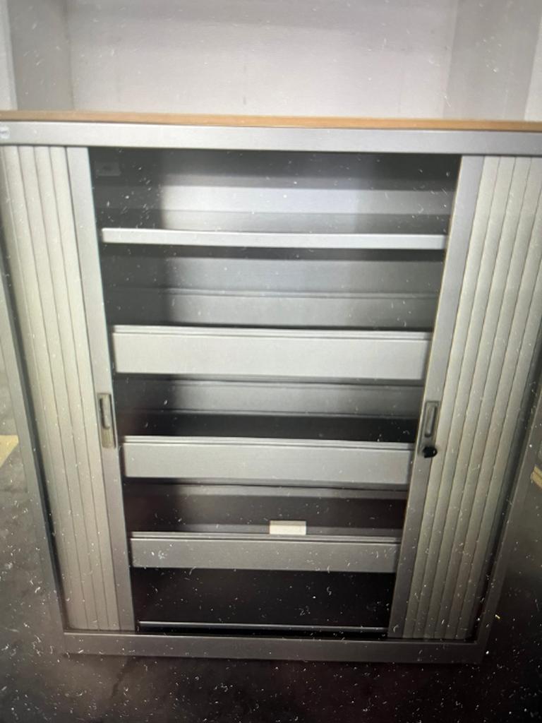 armoire à volets mi-hauteur, Enlèvement, Comme neuf