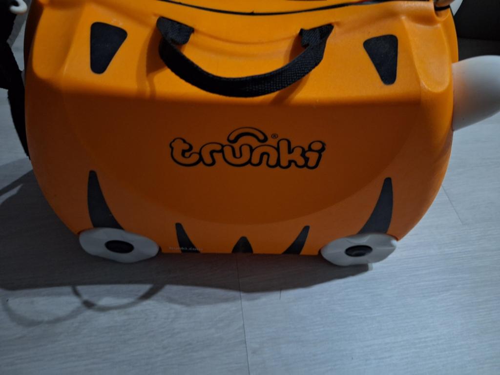 Trunki koffer, Enlèvement