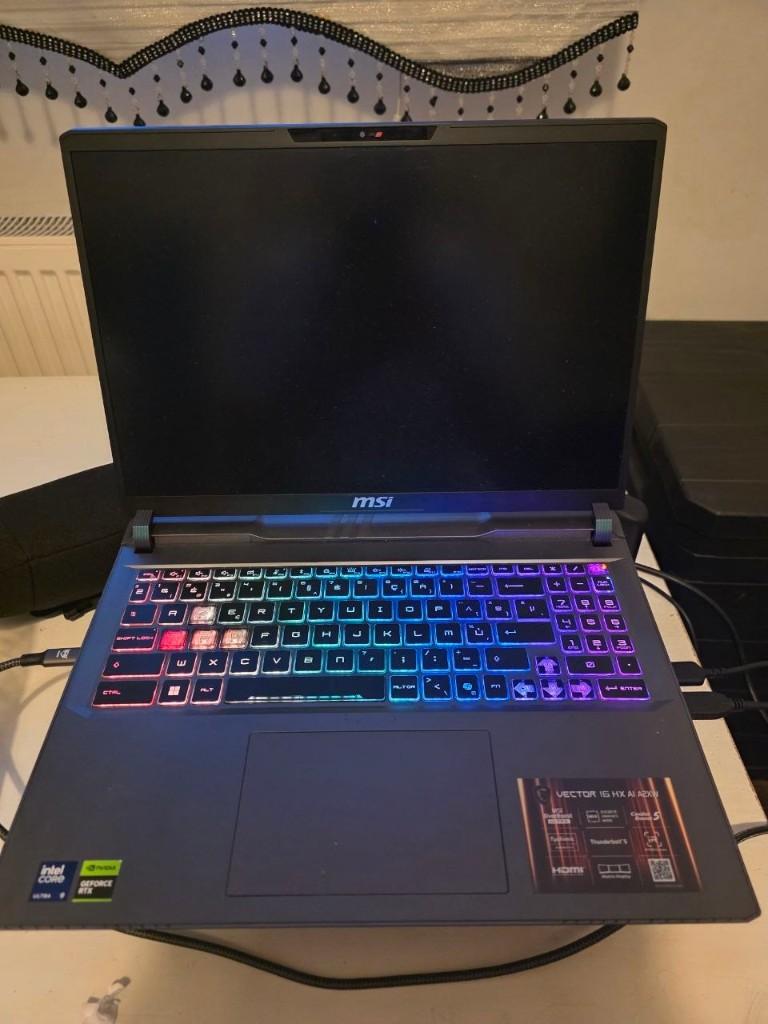 Laptop MSI Vector 16HX AIA2XWHG, Informatique & Logiciels, Intel Core Ultra 9 Series 2, MSI, 16 pouces, Comme neuf