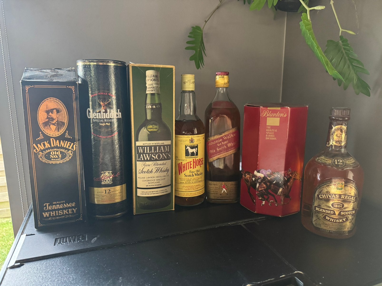 Bouteilles de whisky vintage, Collections, Vins, Comme neuf, Enlèvement ou Envoi