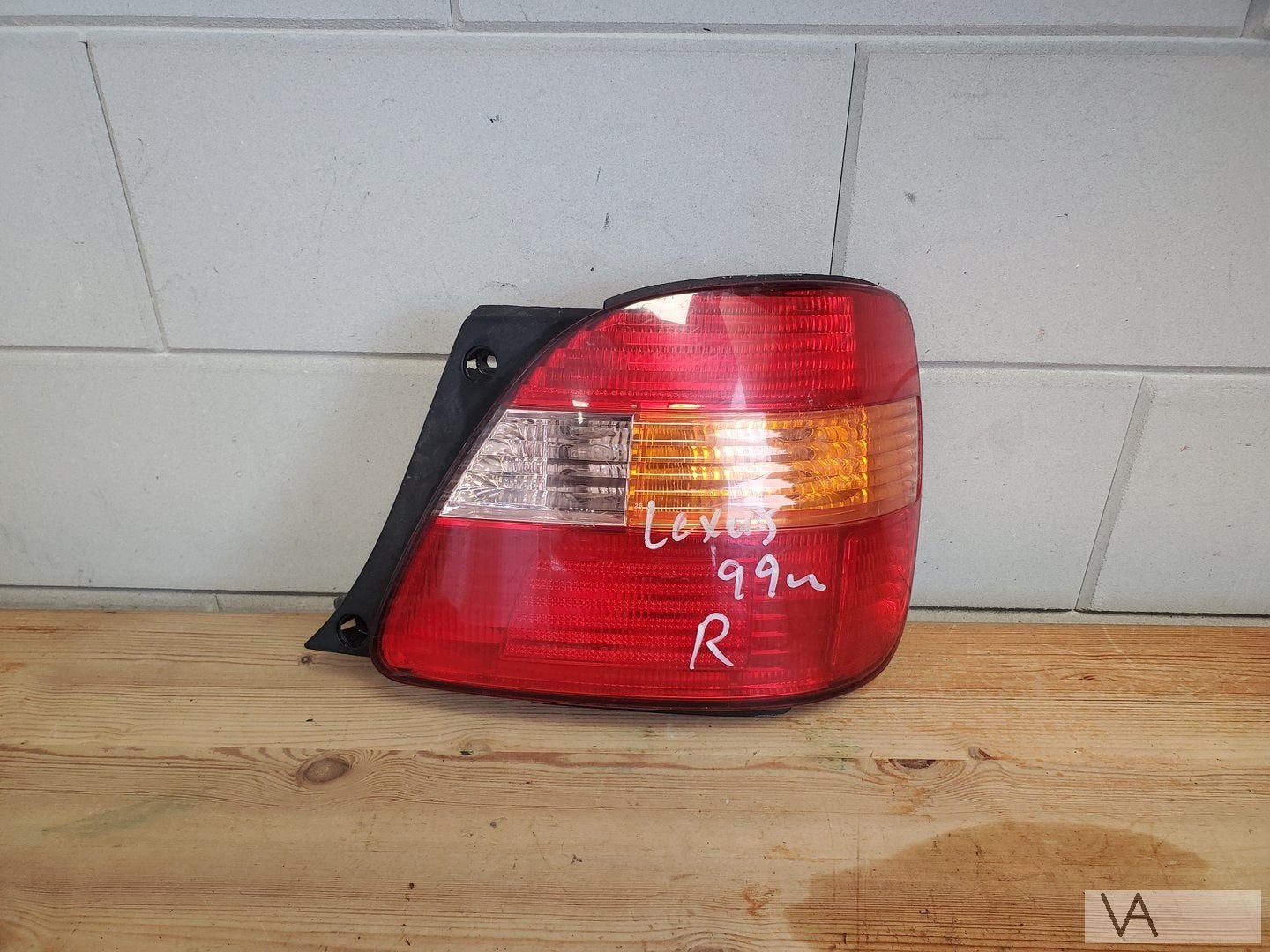 Lexus GS gs300 1998 - 2004 achterlicht rechts klein plekje, Gebruikt, -, -, -