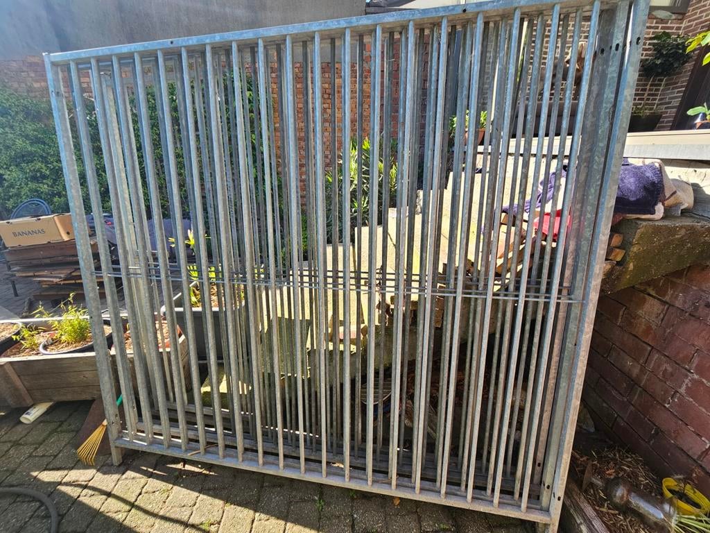 Hondenren gegalvaniseerd staal, Ophalen