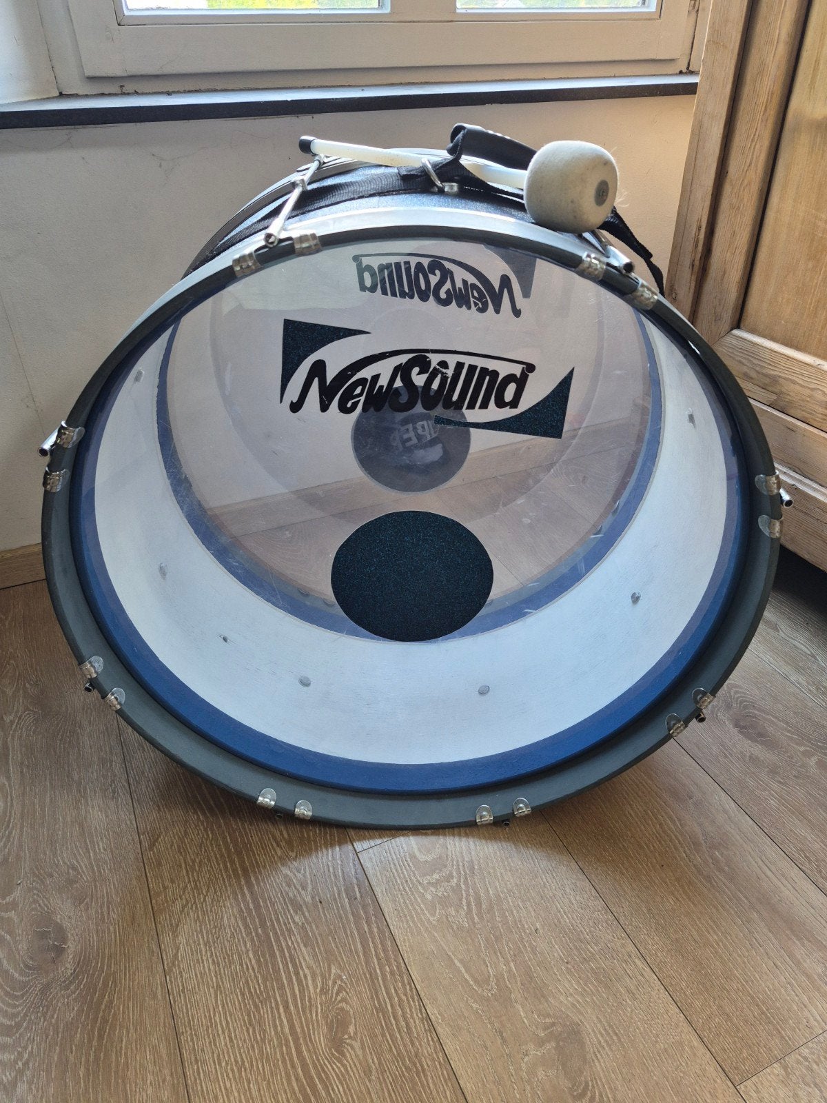 Superbe grand tambour, Musique & Instruments, Enlèvement