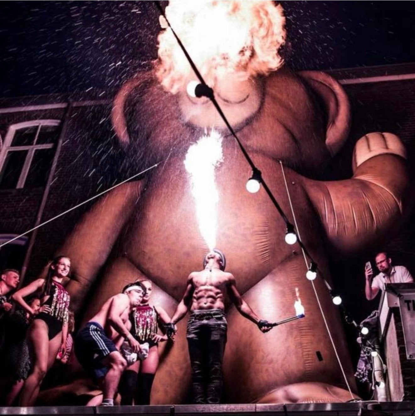 Engagez un cracheur de feu et un mentaliste  | Nuno, Services & Professionnels, Musiciens, Artistes & DJ, Groupe, DJ, Orchestre