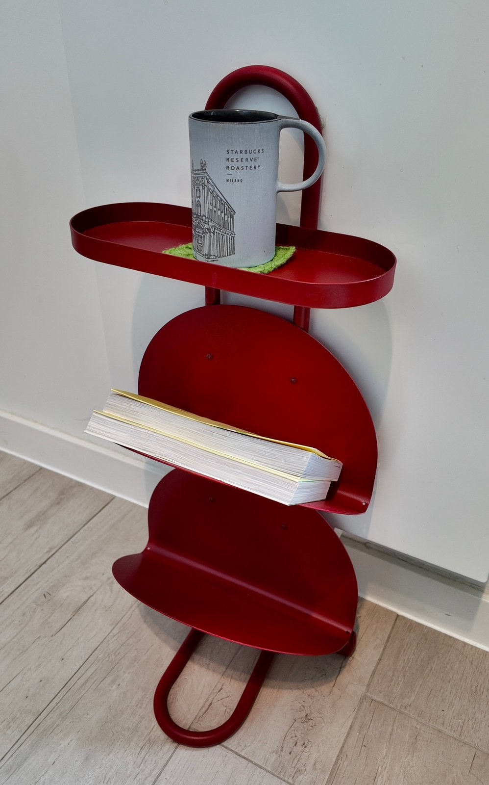 Magazine rack with tray, Comme neuf, Enlèvement, Avec poignée, Métal